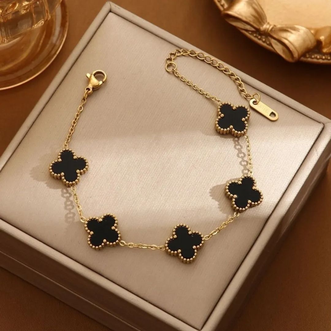 Timeless Clover Bracelet
