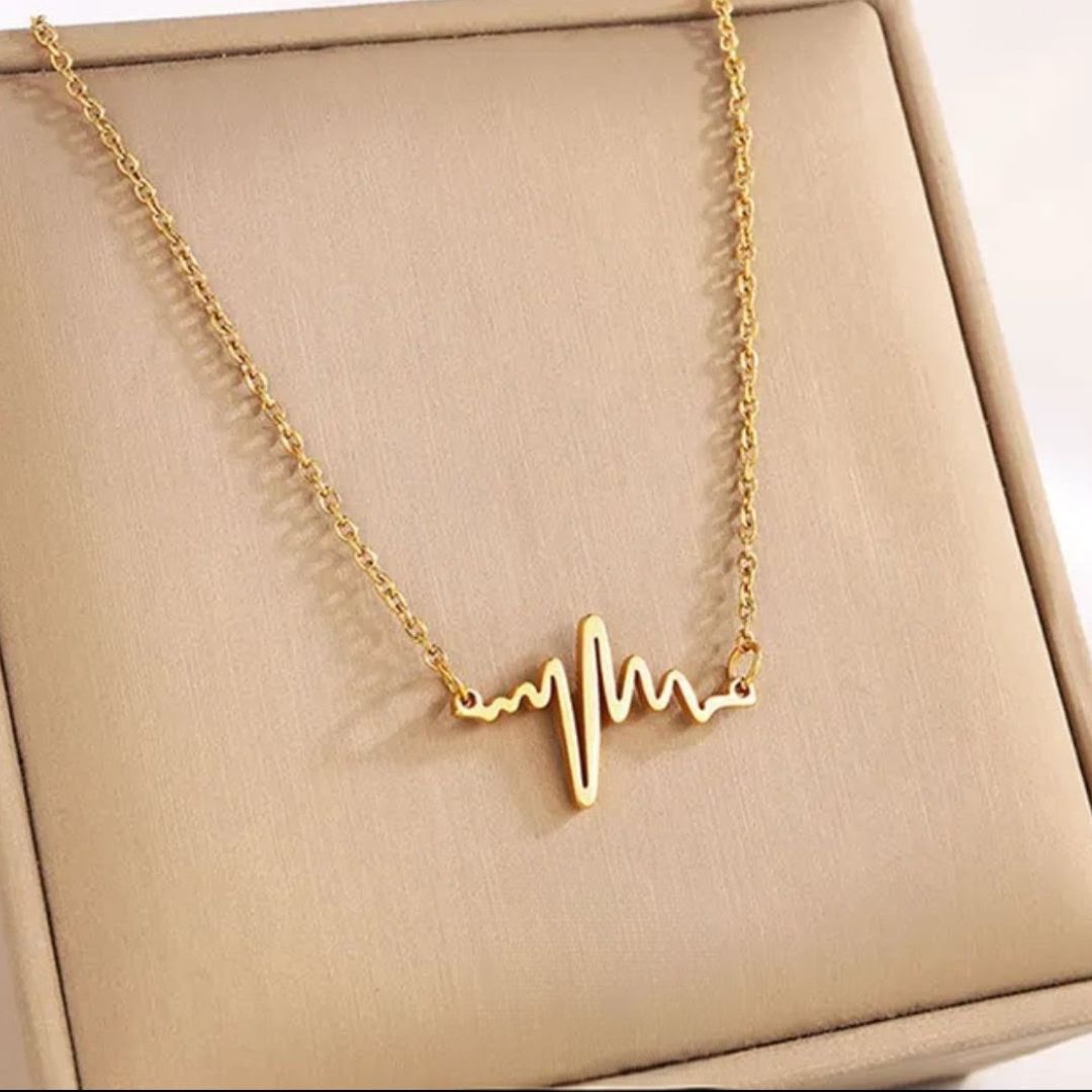 Hypnotic Heartbeat Neckpiece