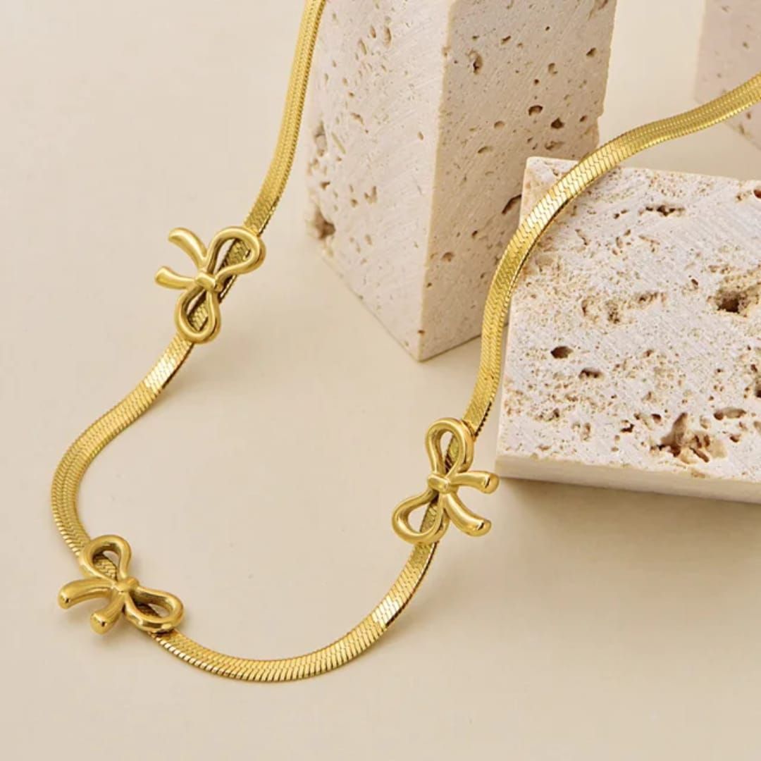 Bow Motif Necklace