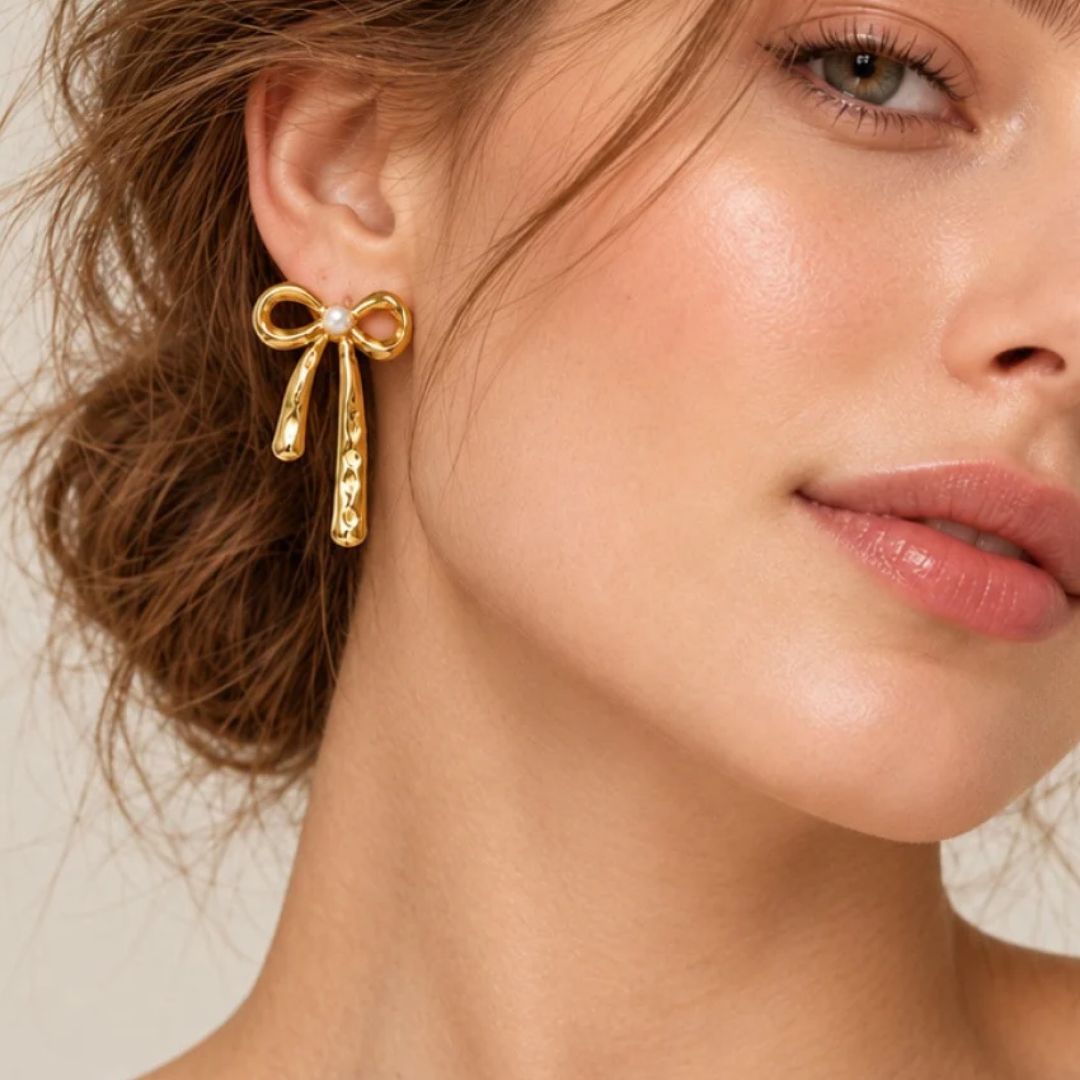 Golden Girlie Bow Earring