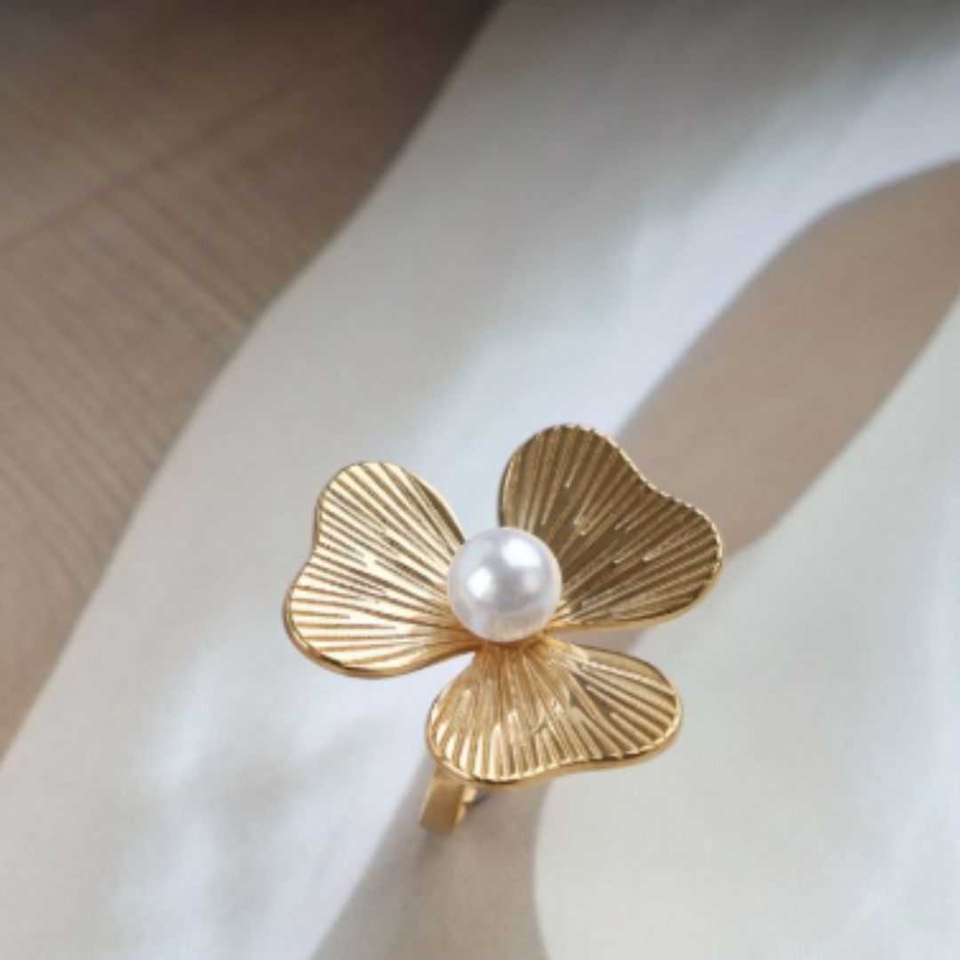 Golden Flower Pearl Ring