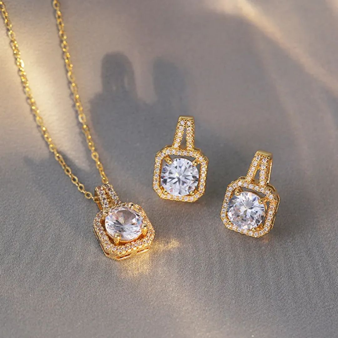 Glamour Gleam Necklace Set