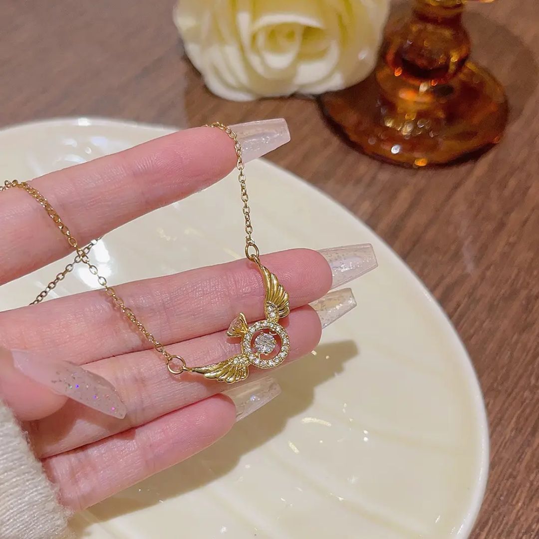 Fly high Neckpiece