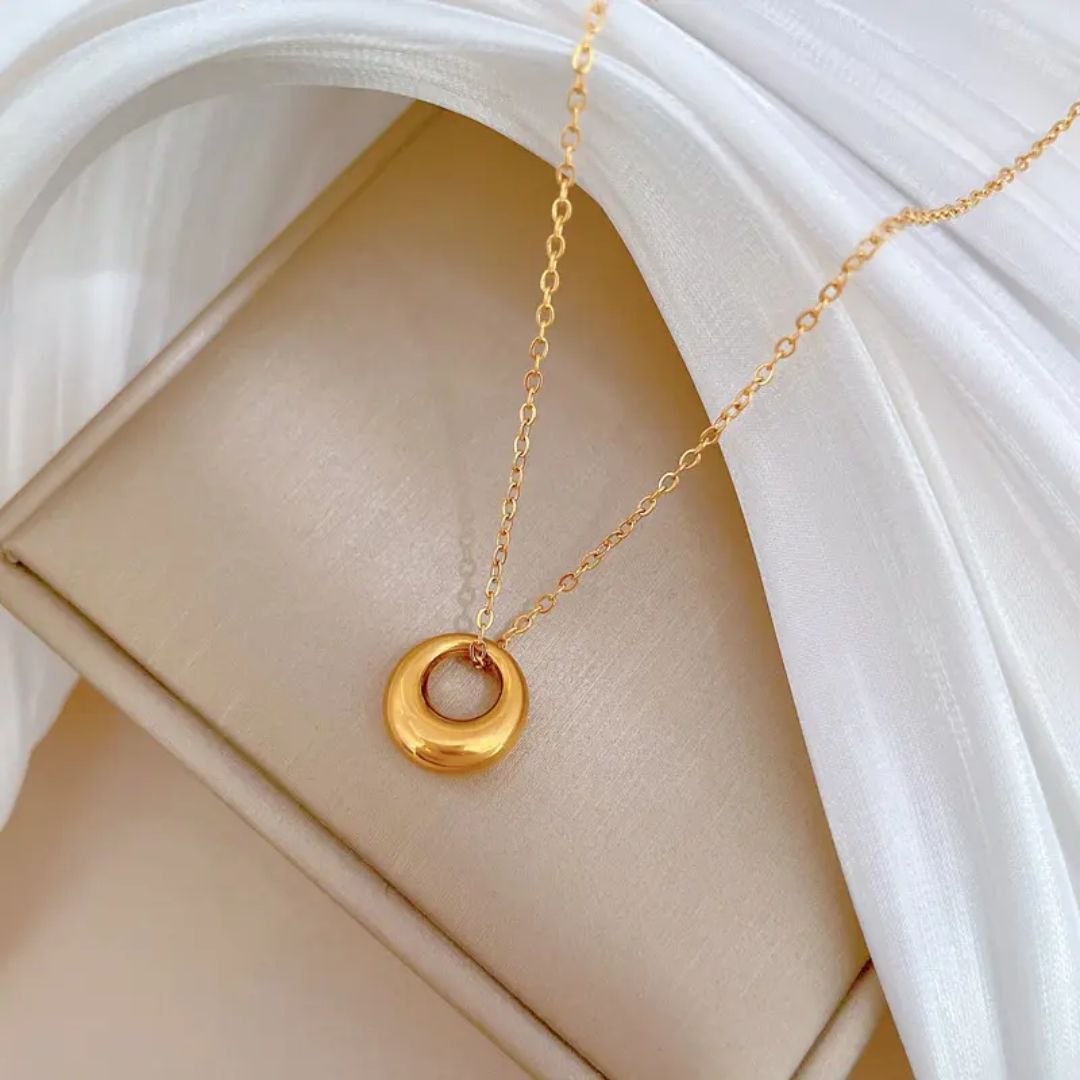 Minimalist Curve Statement Necklace