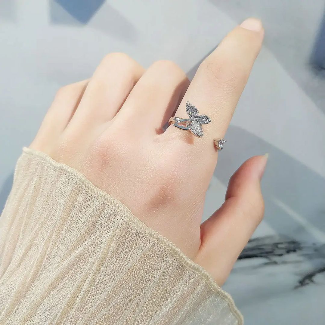 Float like a butterfly Ring