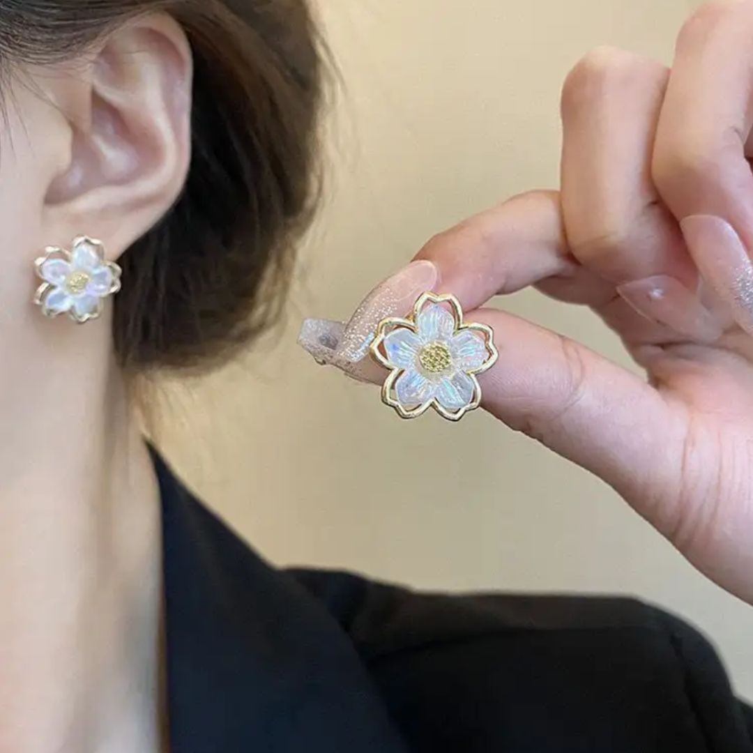 Minimal Flower Earrings