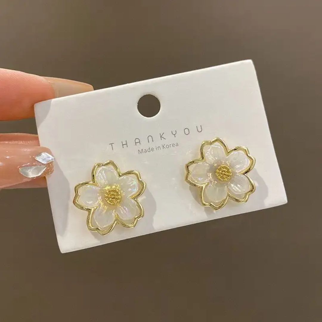 Minimal Flower Earrings