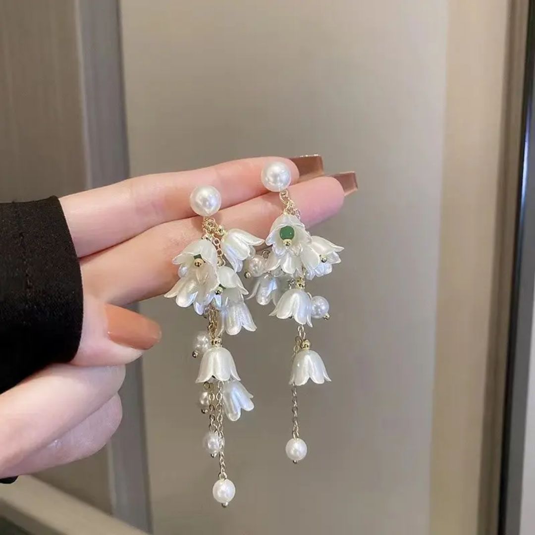 Pearl Fact Long Chain  Earrings