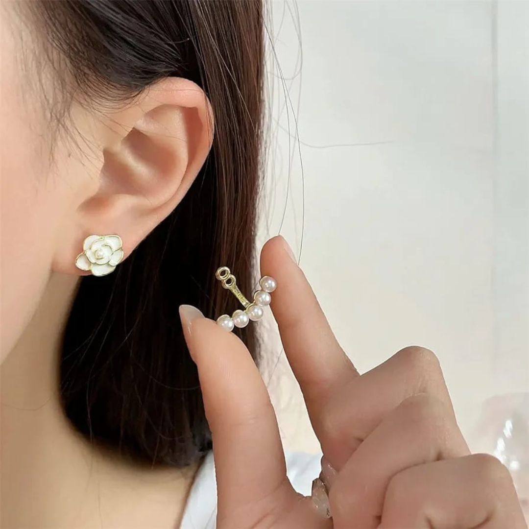 A Pearl Of Flower Earrings