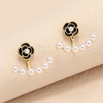 A Pearl Of Flower Earrings