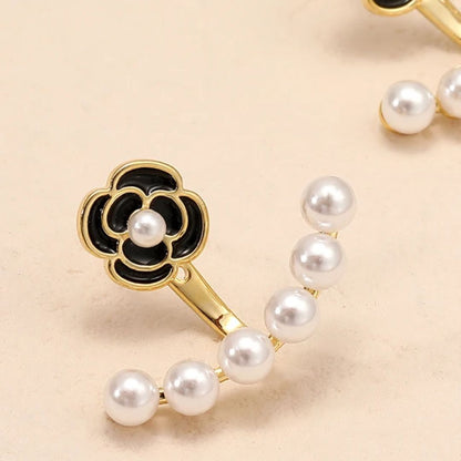 A Pearl Of Flower Earrings