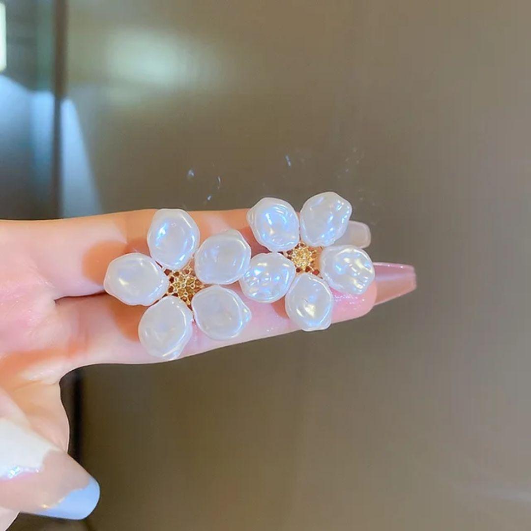 A Pearl Of Flower Earrings