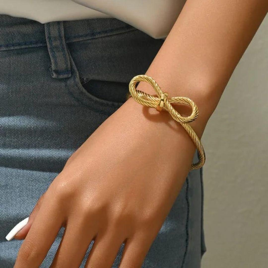 Golden Bow Bracelet