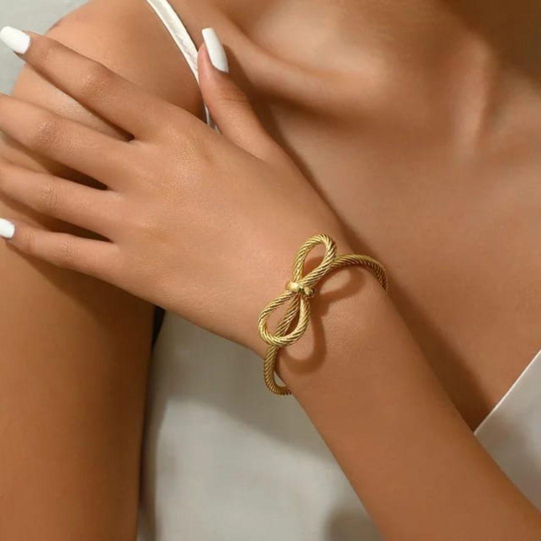 Golden Bow Bracelet