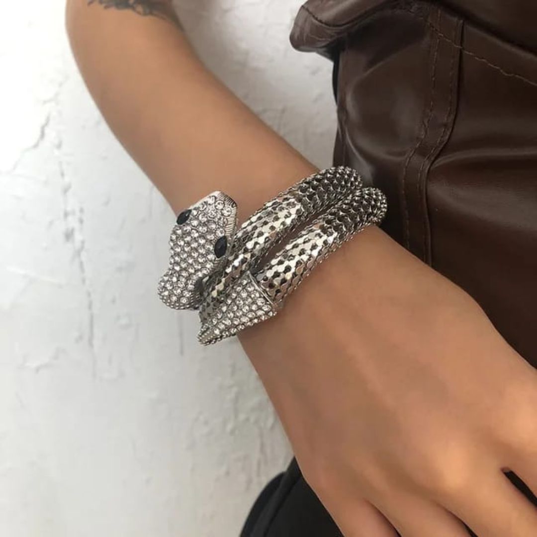 Dainty Chic Snake Bracelet