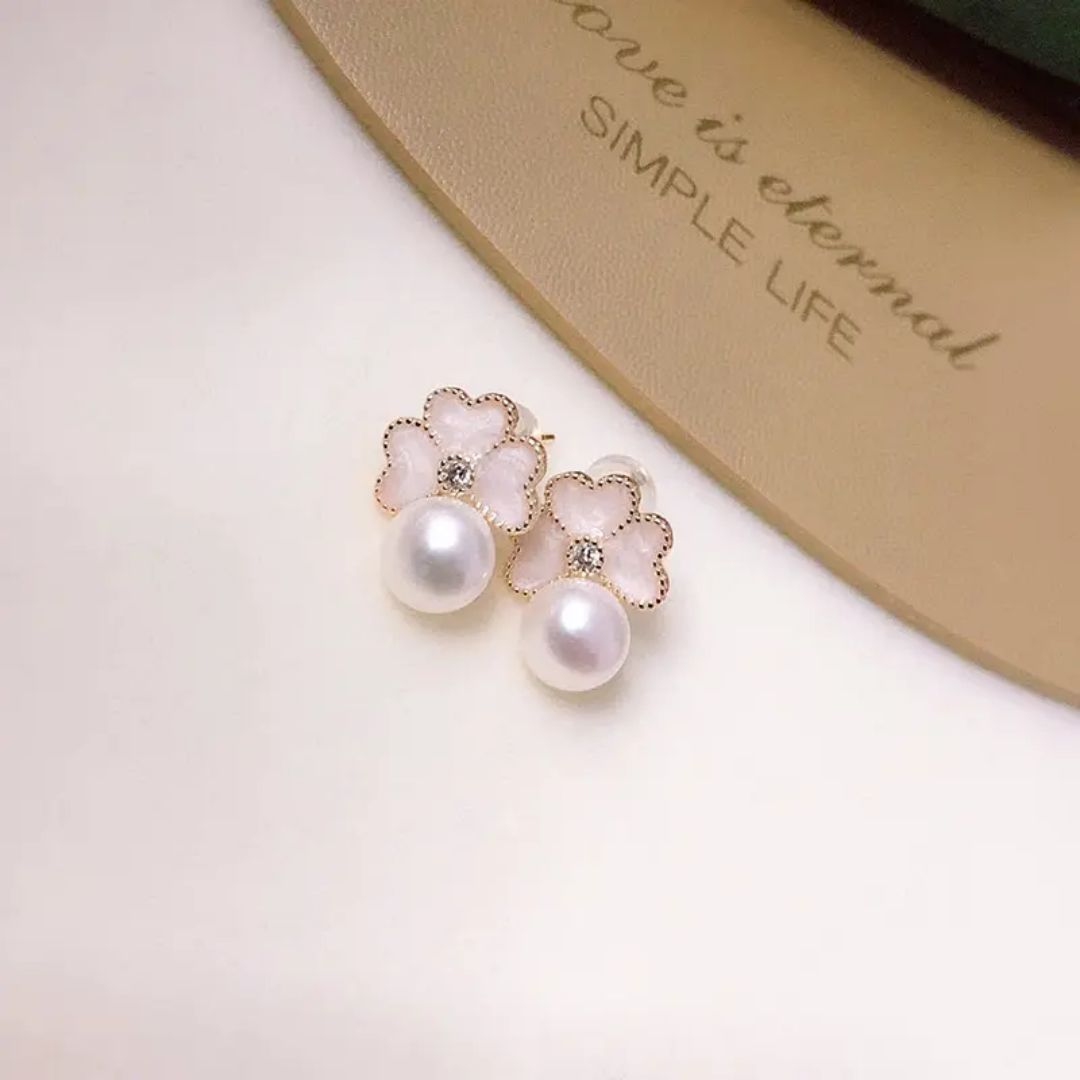 Minimal Daisy Earrings