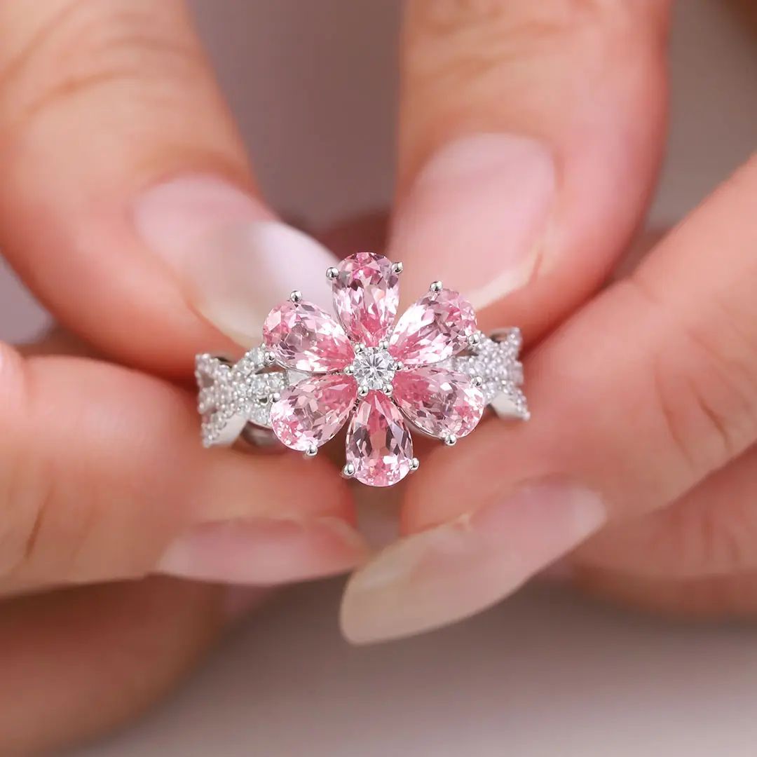 Cozy Crystal Flower Ring