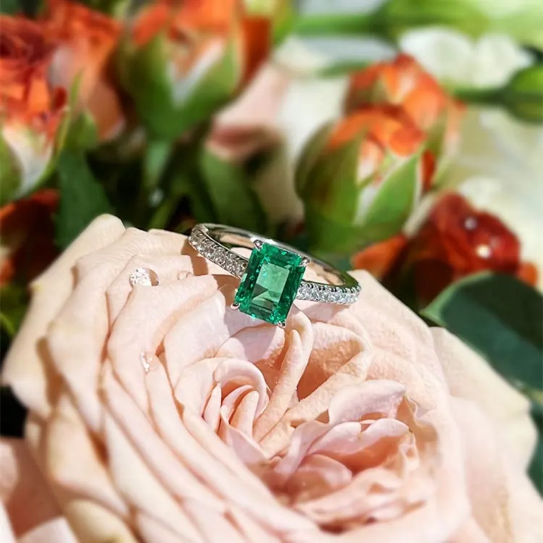 Gracious Green Ring
