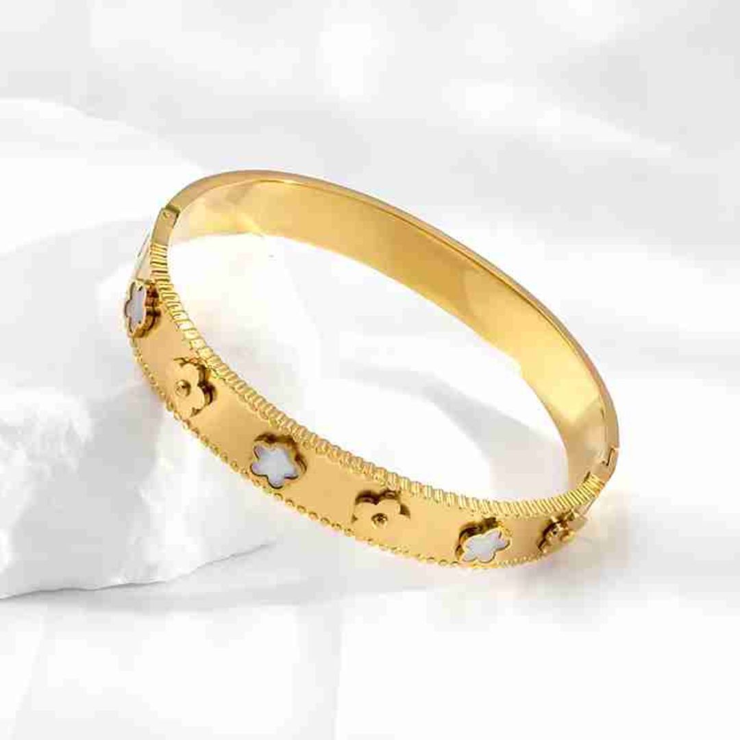Clover Motif Bracelet