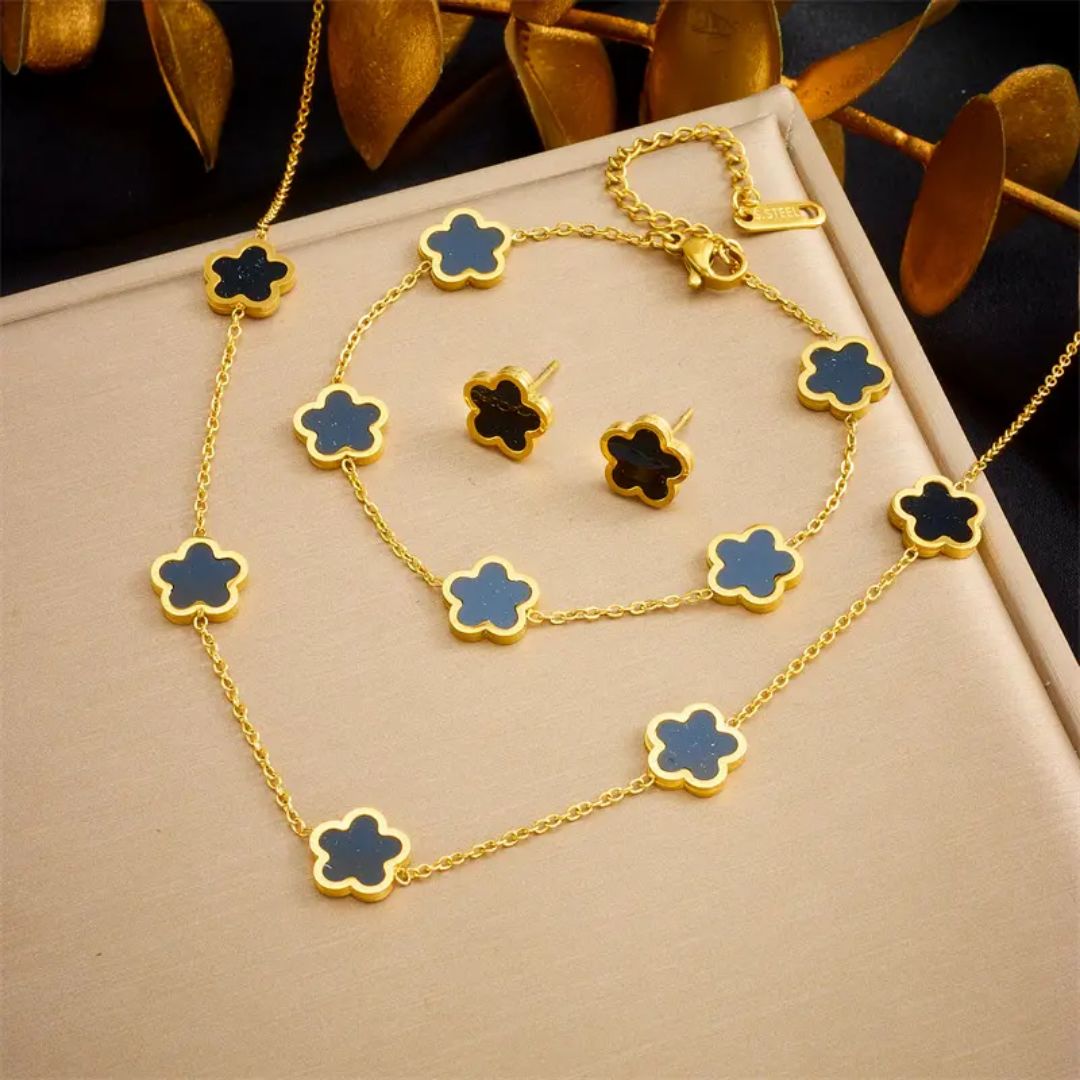 Clover Radiance Necklace Set