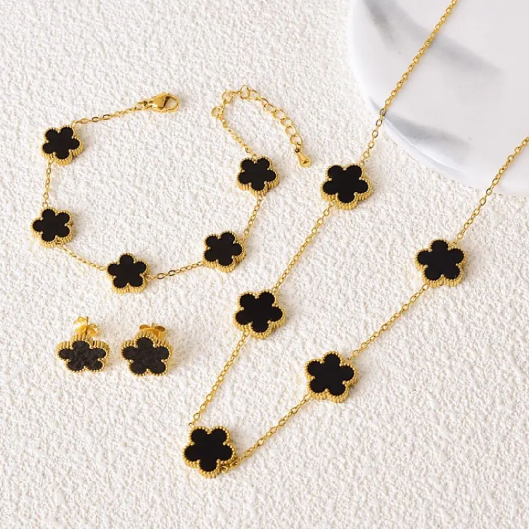 Clover Radiance Necklace Set