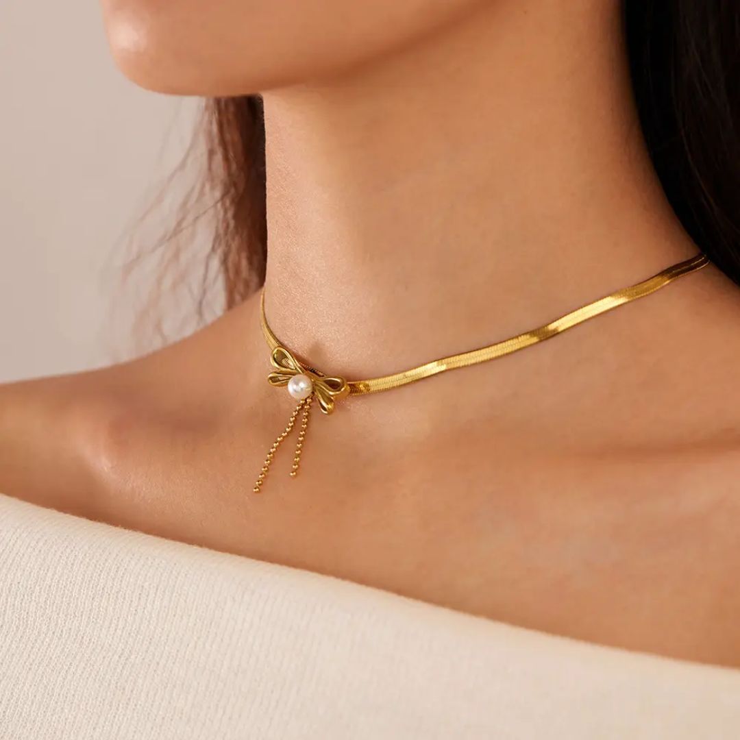 Bow Pearl Dangle Necklace