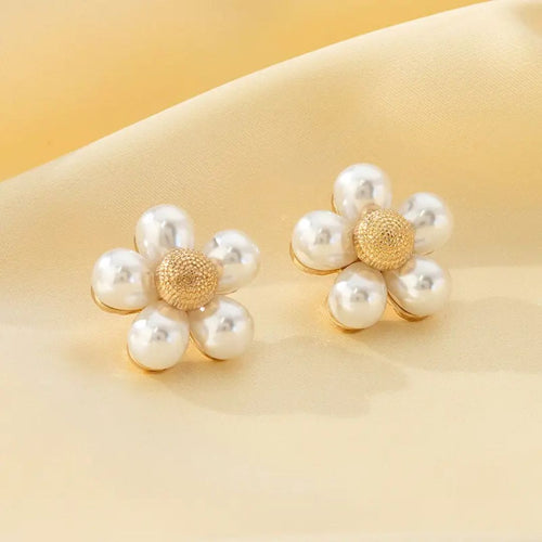 Daisy Pearl Studs Earring
