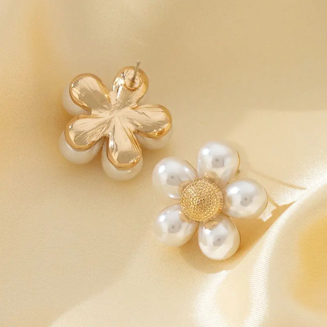 Daisy Pearl Studs Earring