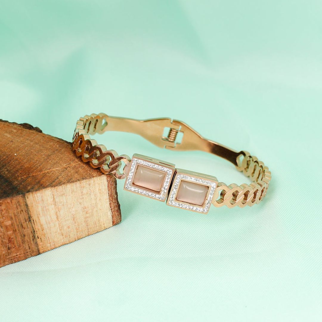 Regal Shine Bracelet