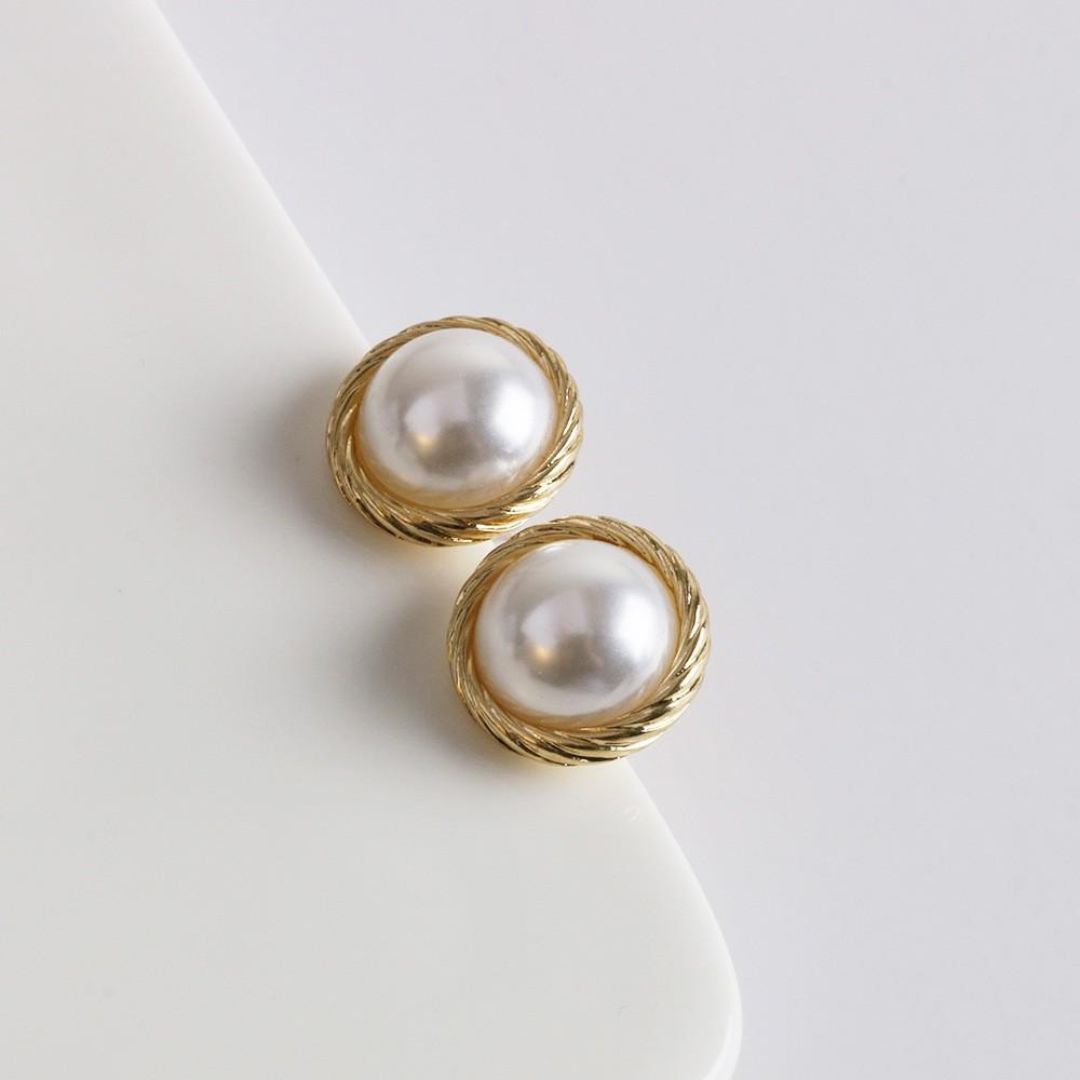Classic Pearl Studs Earring