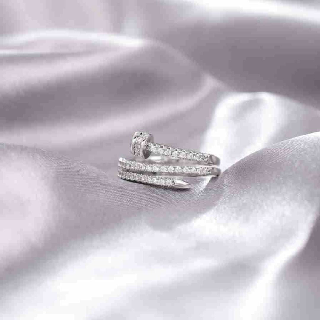 Glimmer Twist n Swirl Ring