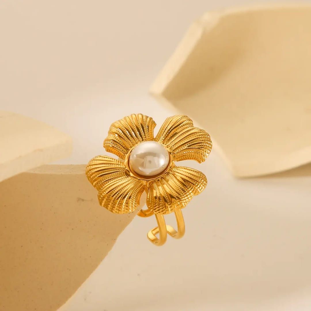 Golden Flower Pearl Ring