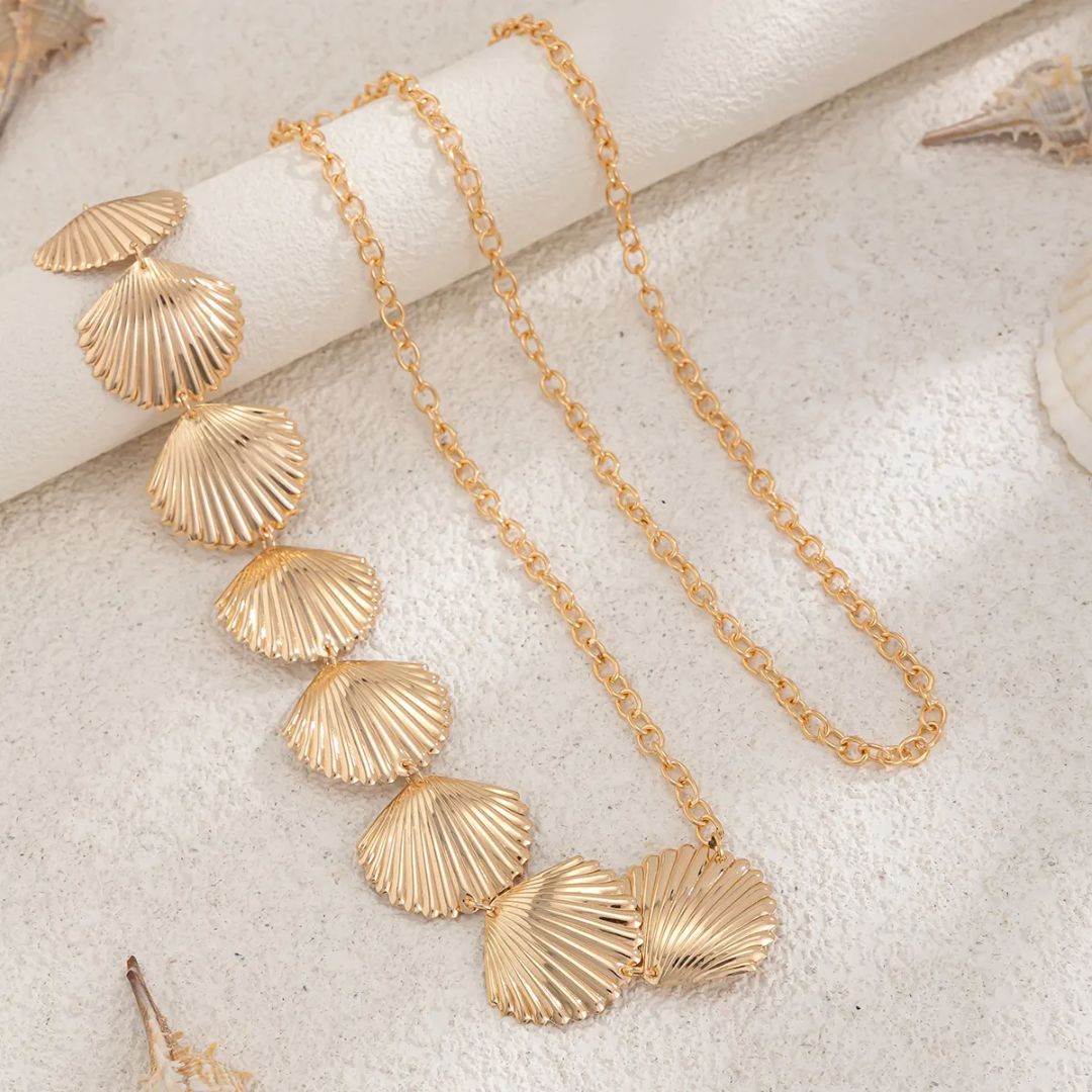 Beach Glam Shell Chain Belt