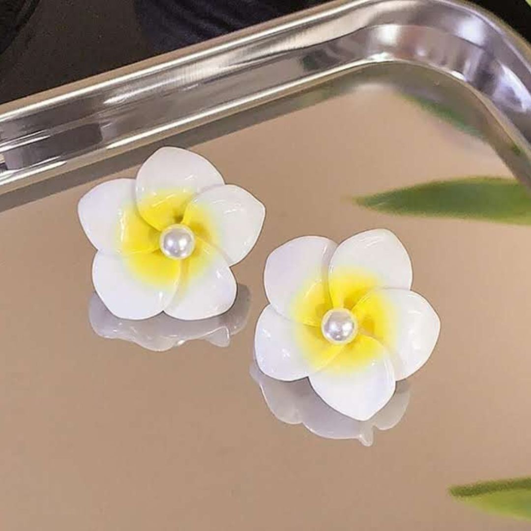 Floral Pinteresty Stud Earring