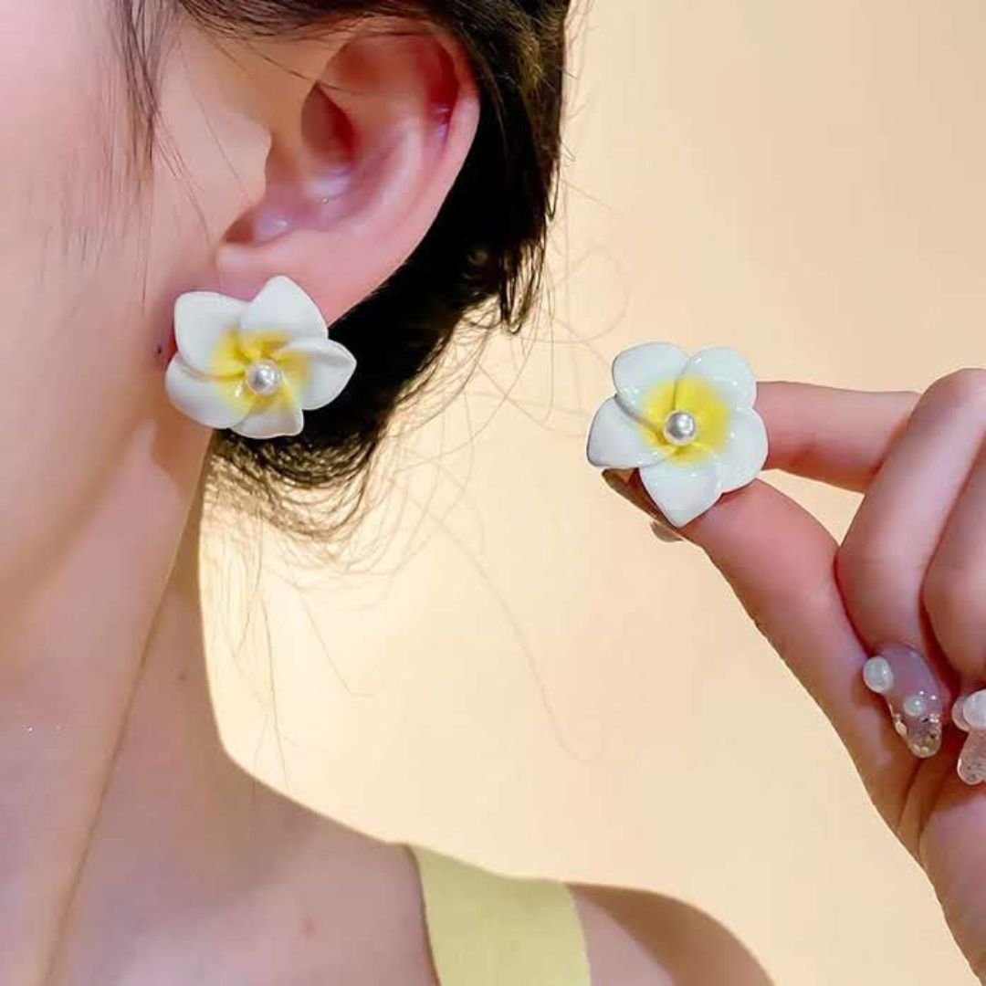 Floral Pinteresty Stud Earring