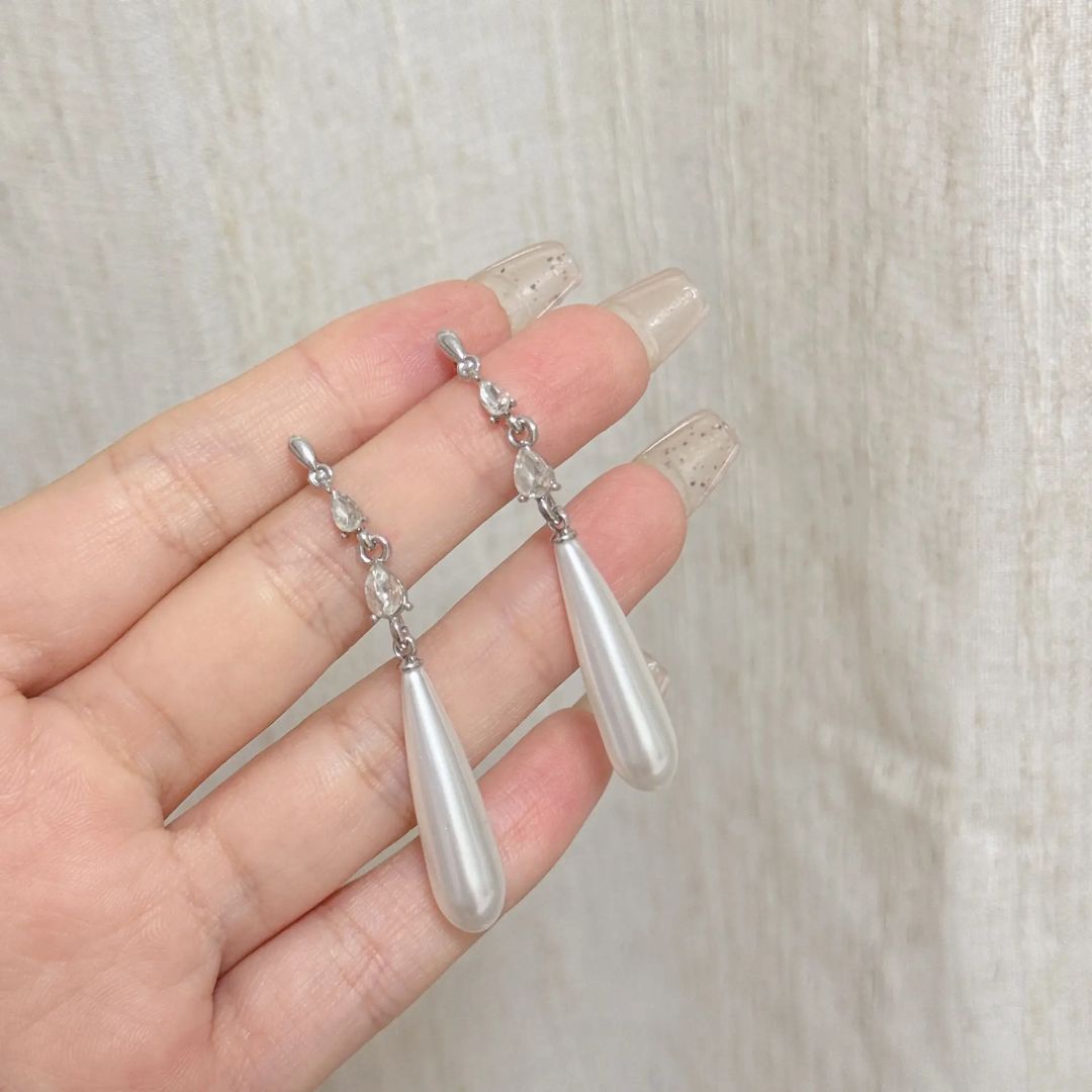 Elegant Teardrop Earrings