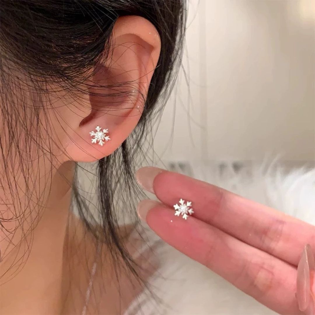 Mini Snowflake Stud Earring