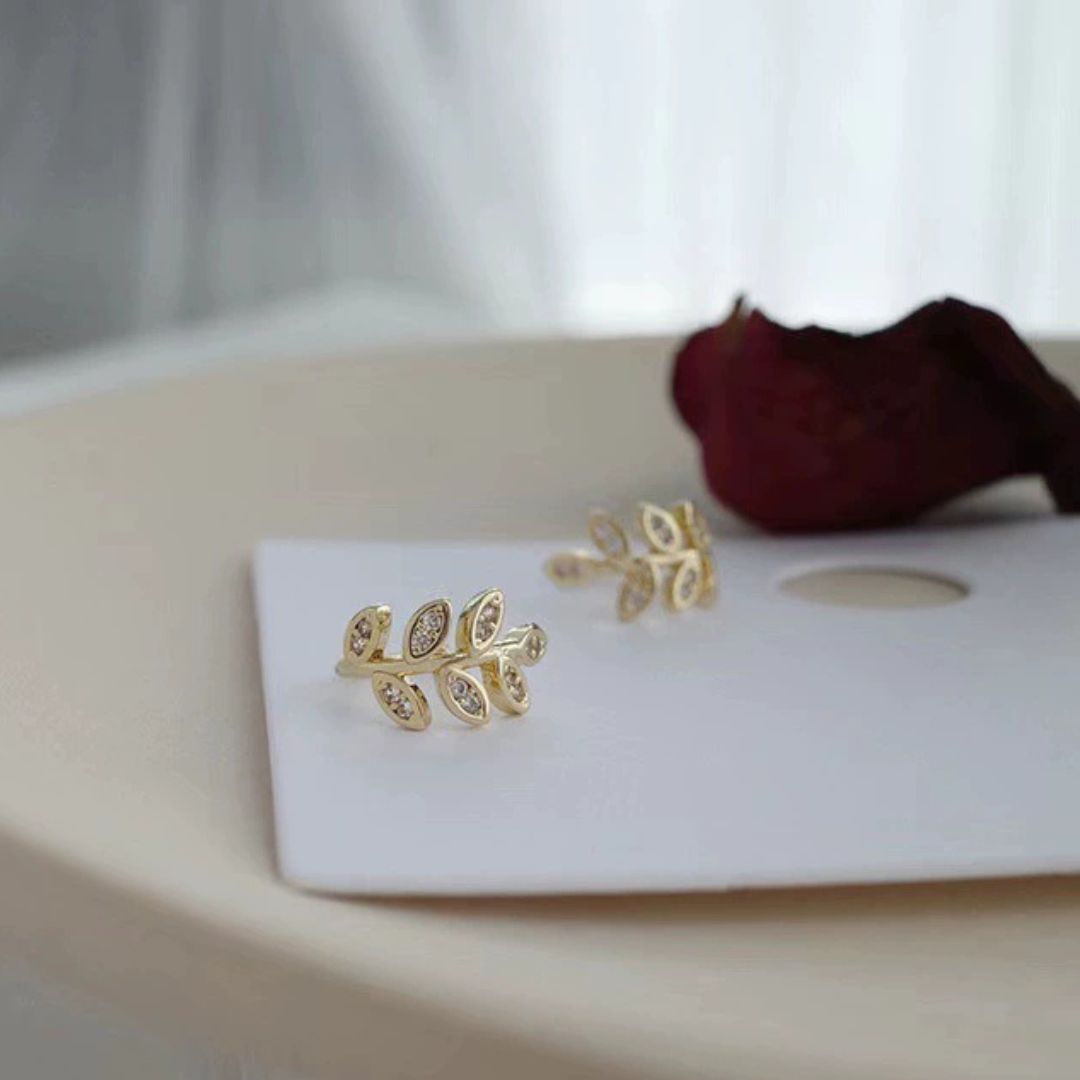 Trendy Leaf EarCuff Earring
