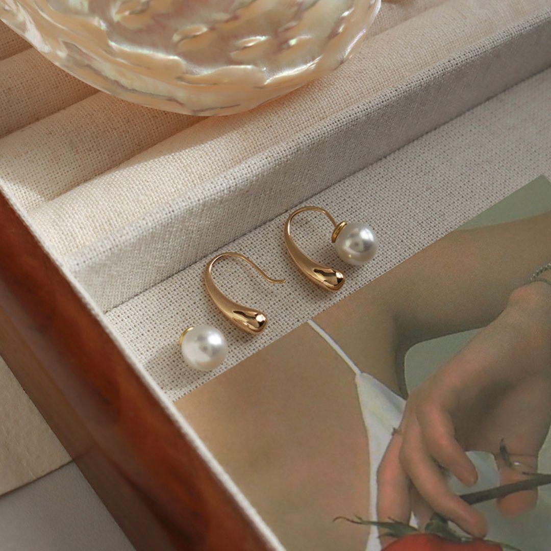 Sleek Pearl Drops Earring