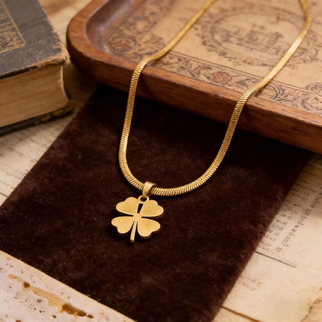 Sculpted Gold Chain Necklace
