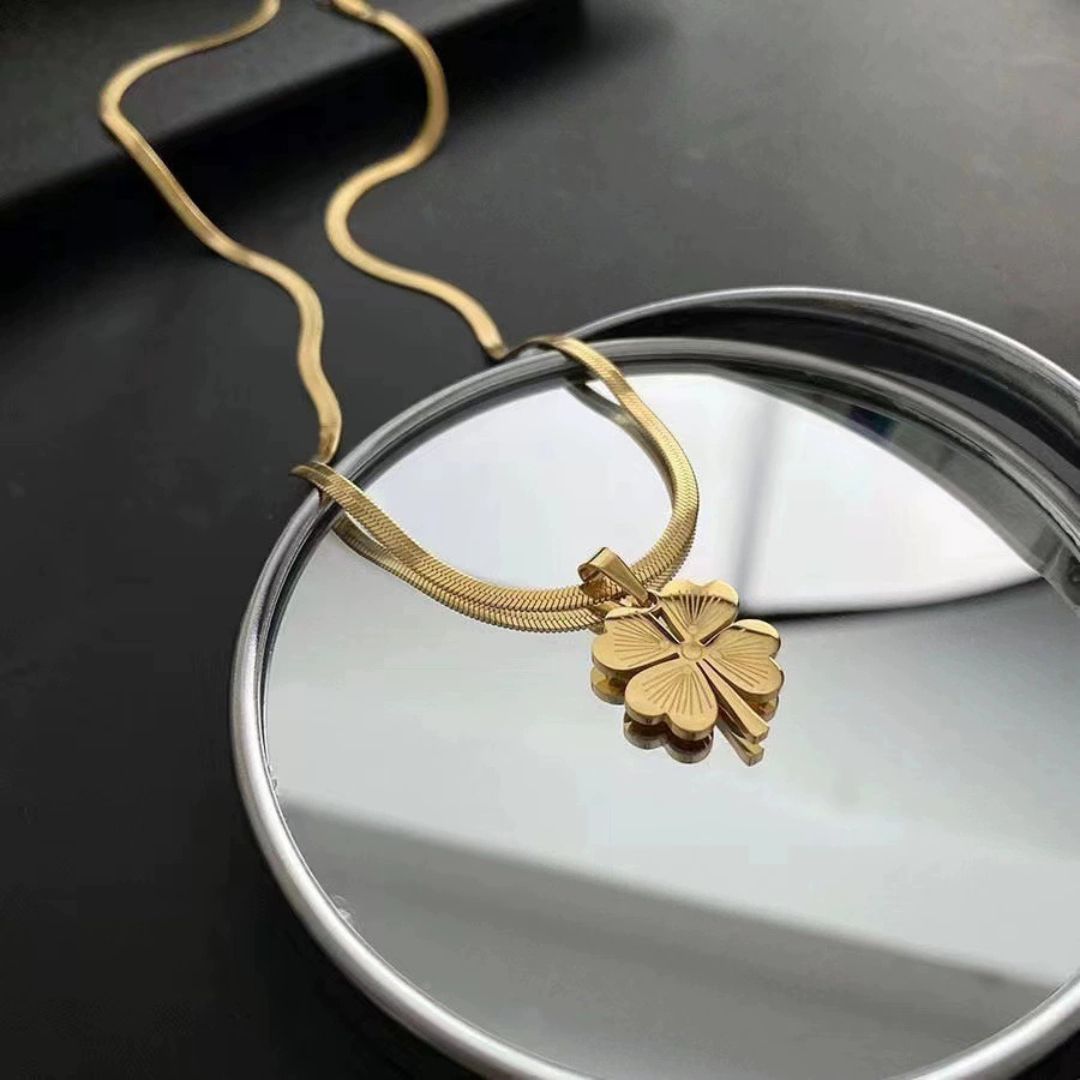 Sculpted Gold Chain Necklace