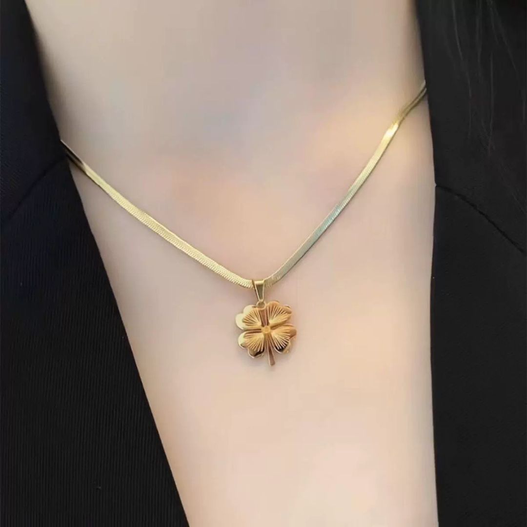 Sculpted Gold Chain Necklace