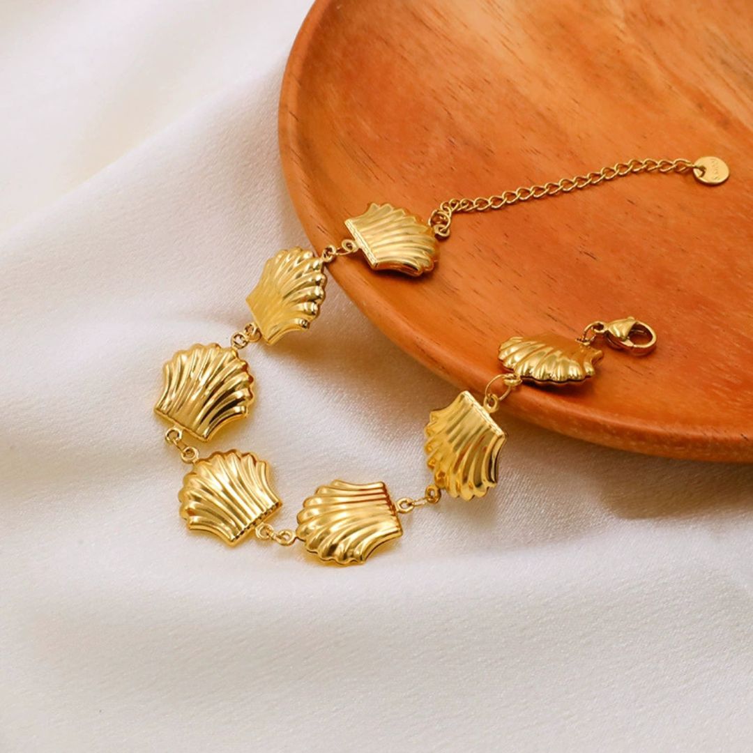 Golden Scallop Shell Bracelet