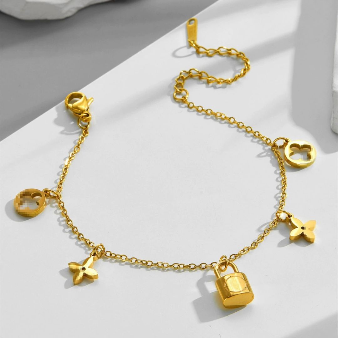 Aurelia Clover Charm Chain Necklace