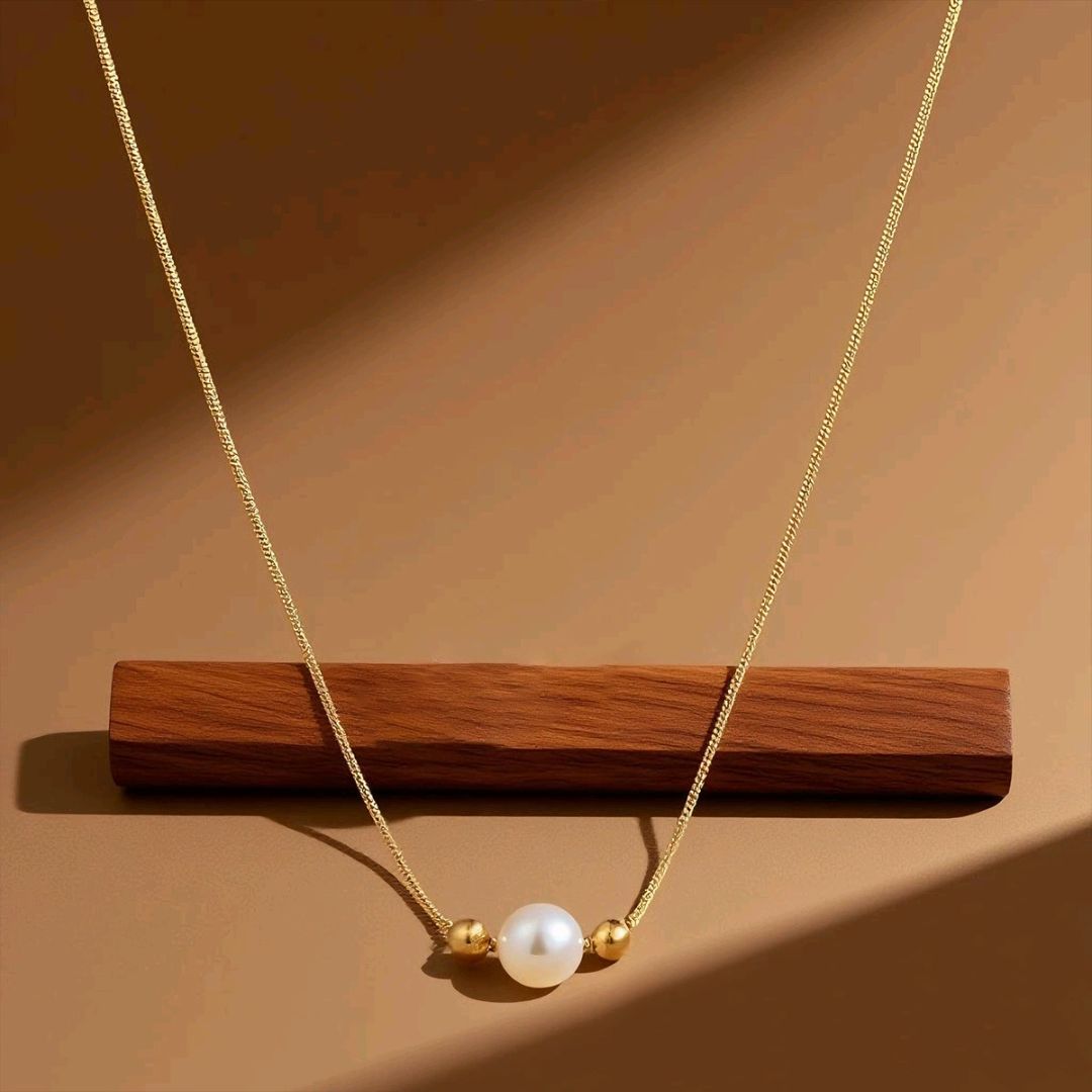 Golden Flow Pearl Necklace