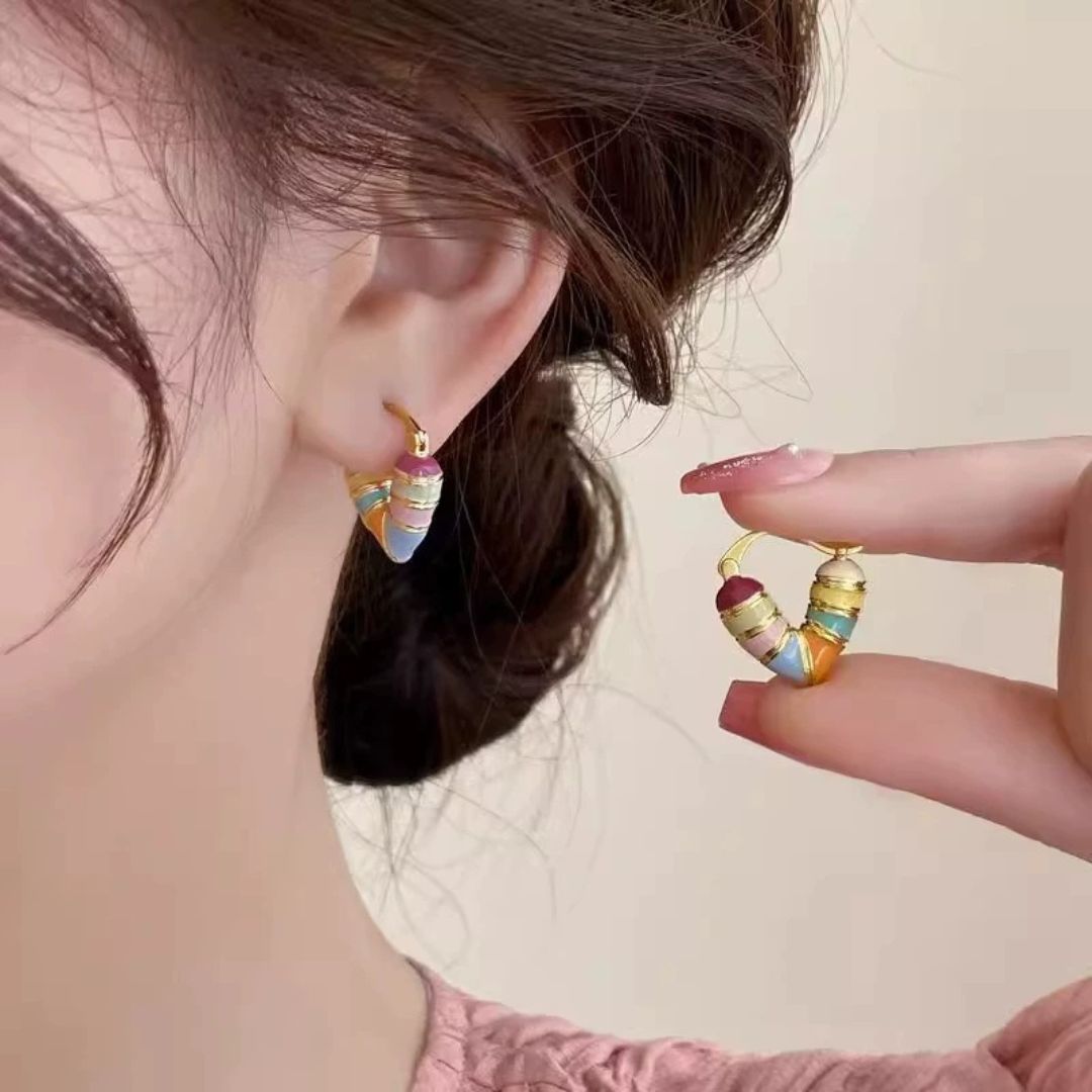 Star Kiss Loops Hoop Earring