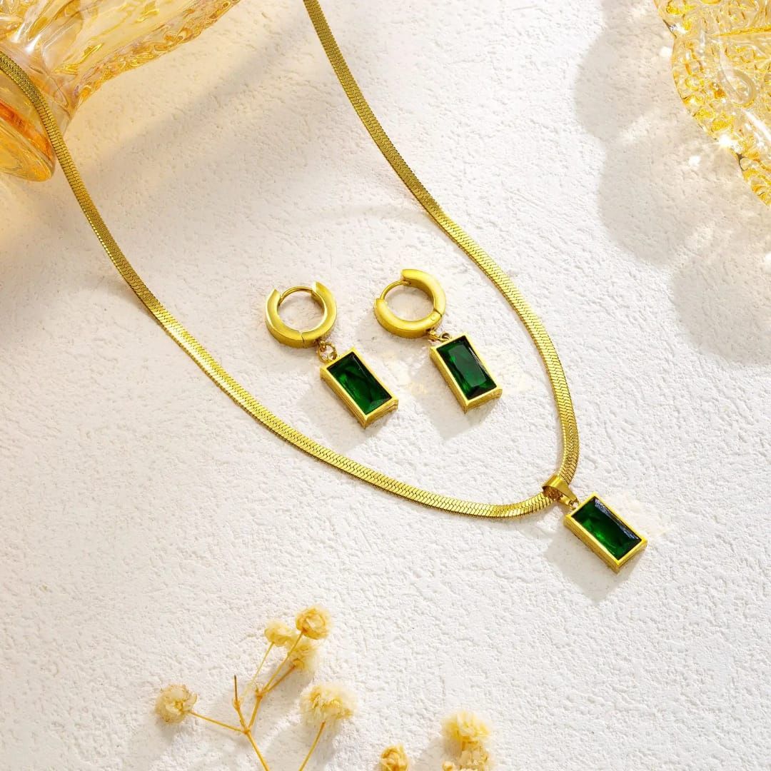 Emerald Majesty Necklace Set