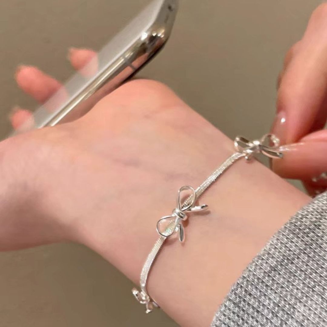 Moonline Bow Bracelet