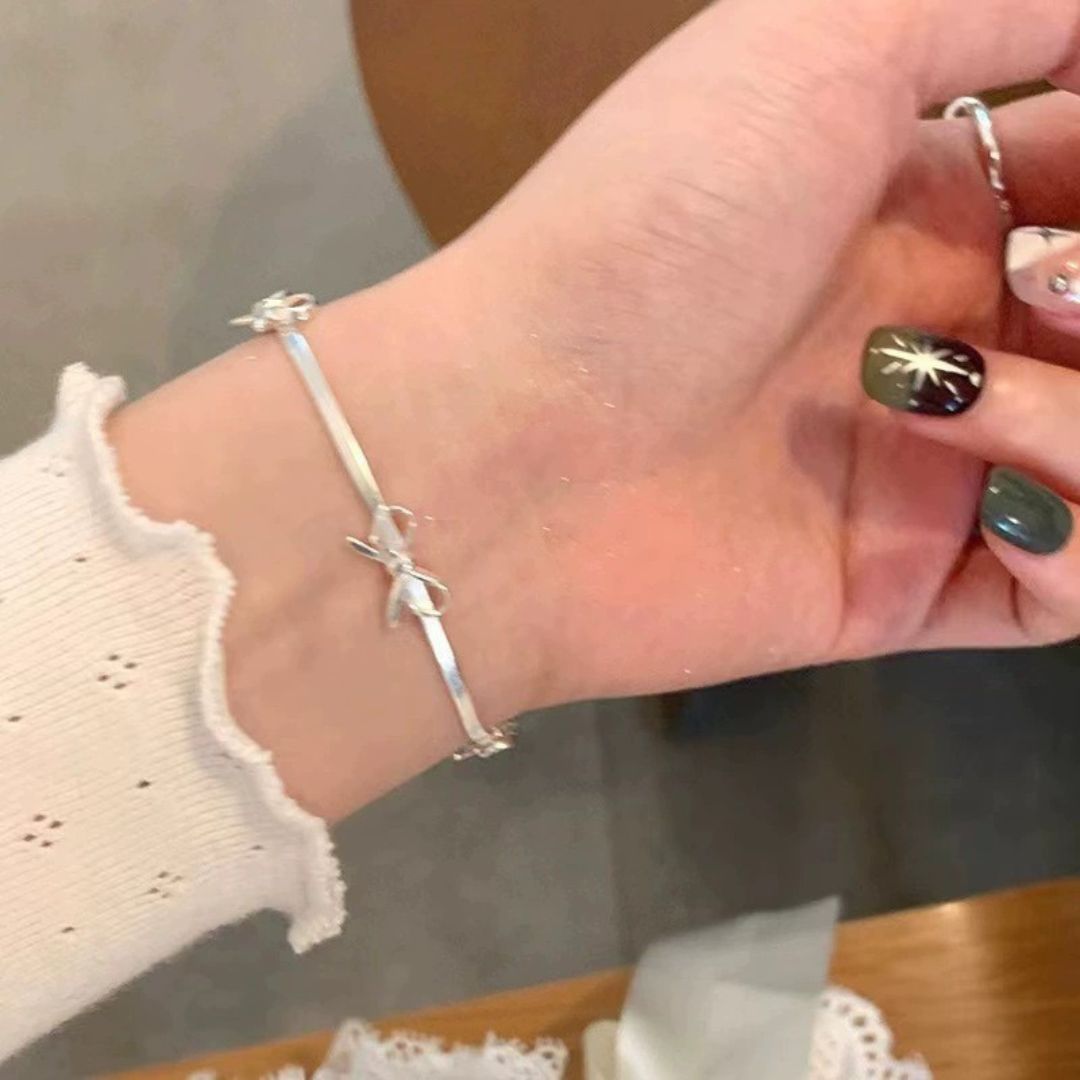 Moonline Bow Bracelet