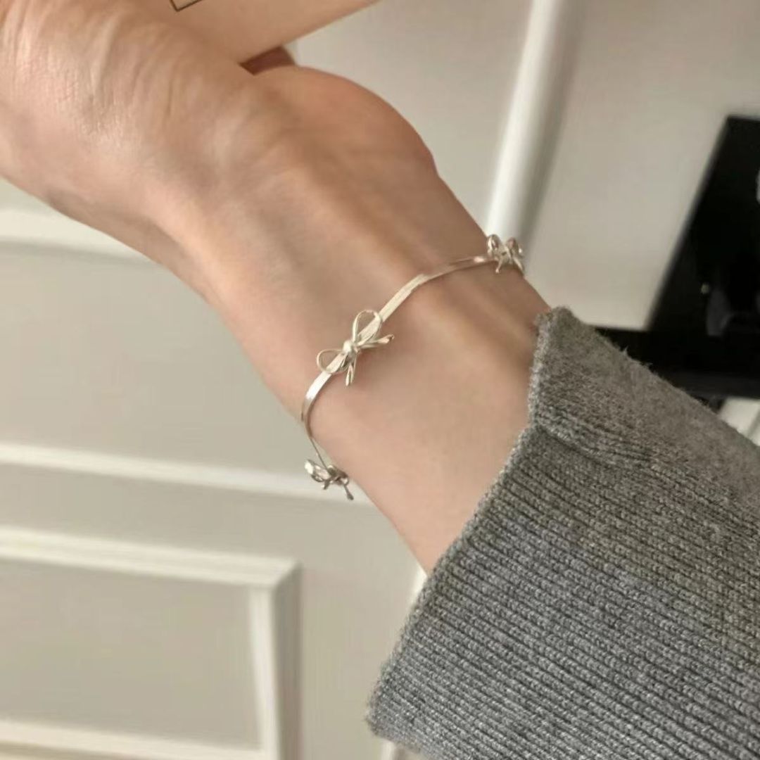 Moonline Bow Bracelet